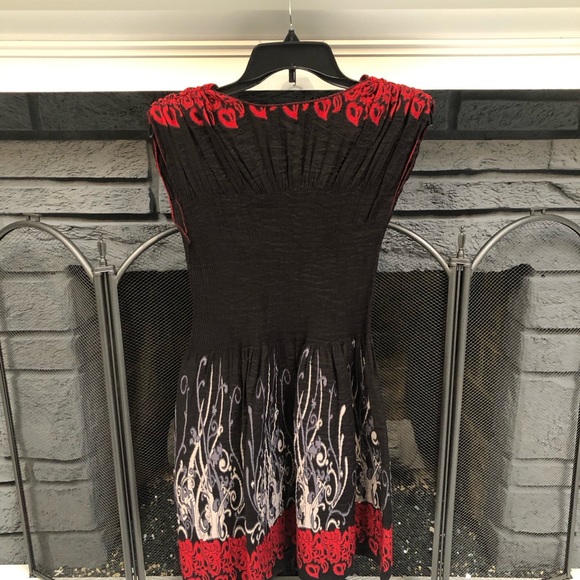 Max Edition Dress - Picture 4 of 4